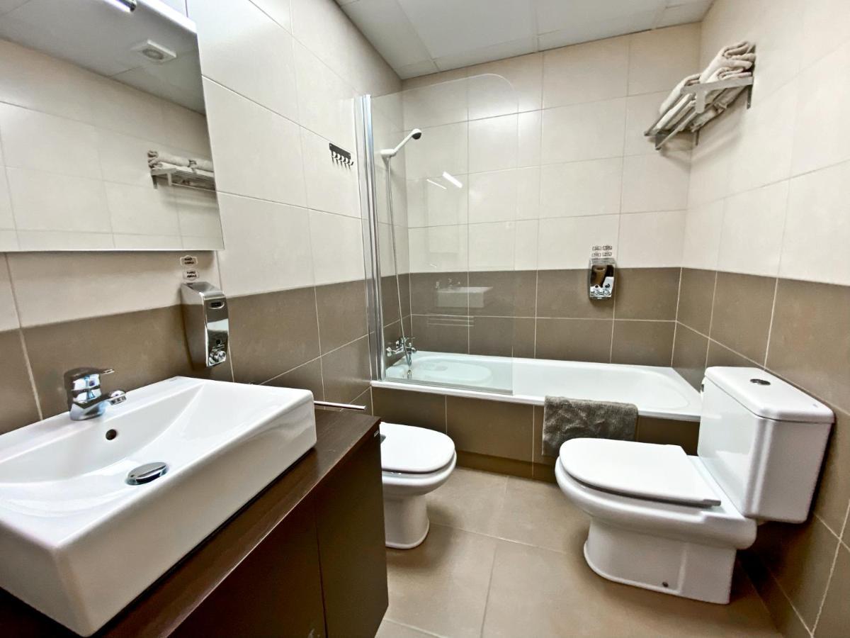 Urban Manresa-City Center Apartment With Balcony Buitenkant foto