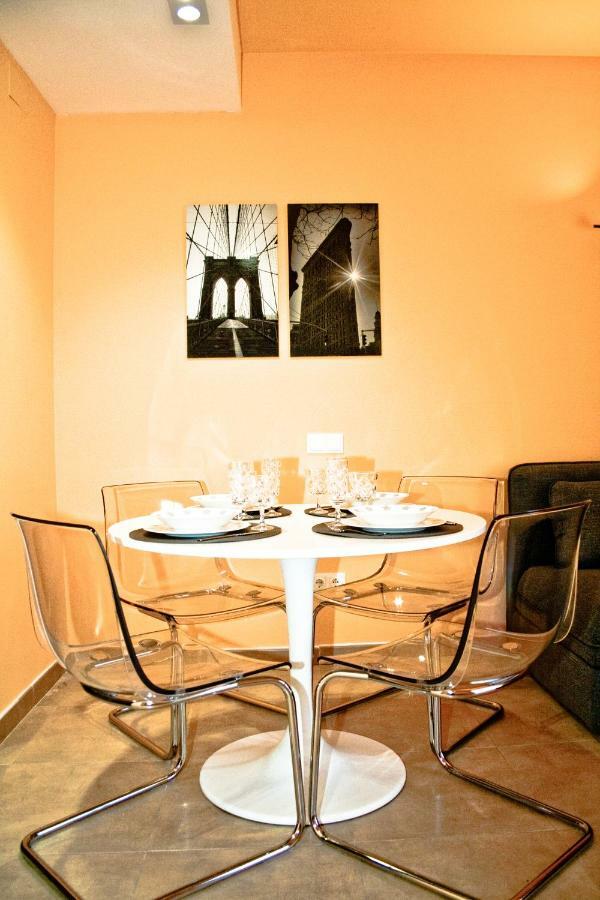Urban Manresa-City Center Apartment With Balcony Buitenkant foto